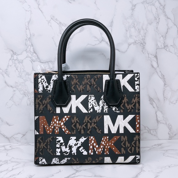 Michael Kors Mercer Medium Messenger - Picture 5 of 11